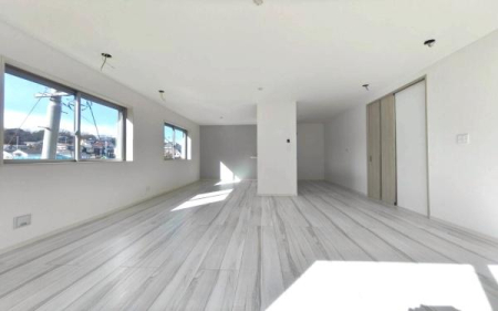 �_�ސ쌧���l�s�_�ސ��O�c��쒬�̐V�z��ˌ��Ẵ��r���O