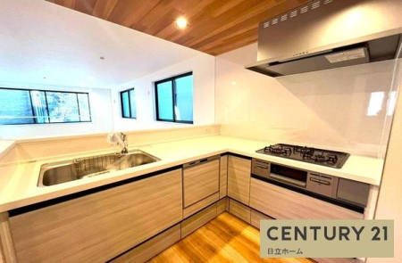 �_�ސ쌧���l�s����{�q�Ԗ�̐V�z��ˌ��ẴL�b�`��