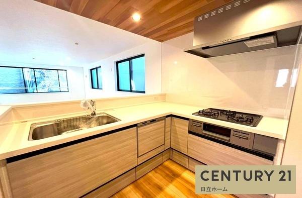 �_�ސ쌧���l�s����{�q�Ԗ�̐V�z��ˌ��ẴL�b�`��