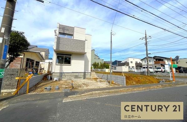 �_�ސ쌧���l�s�΋擌�{��2���ڂ̐V�z��ˌ��Ă̑O�ʓ��H�܂ތ��n�ʐ^