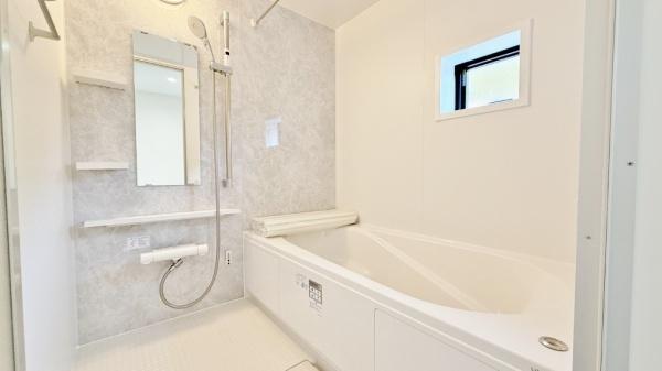 �_�ސ쌧���l�s�s�}���R�c���̐V�z��ˌ��Ă̗���