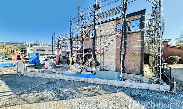 �_�ސ쌧���l�s���掛�v�ۂ̐V�z��ˌ��Ă̑O�ʓ��H�܂ތ��n�ʐ^