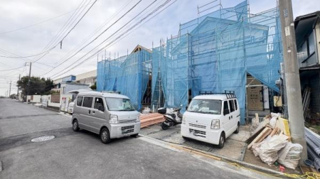 �_�ސ쌧���l�s�h�挢�R���̐V�z��ˌ��Ă̑O�ʓ��H�܂ތ��n�ʐ^