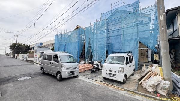 �_�ސ쌧���l�s�h�挢�R���̐V�z��ˌ��Ă̑O�ʓ��H�܂ތ��n�ʐ^