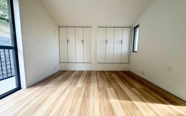 �_�ސ쌧���l�s�`���`��3���ڂ̒��È�ˌ��Ă̎q������