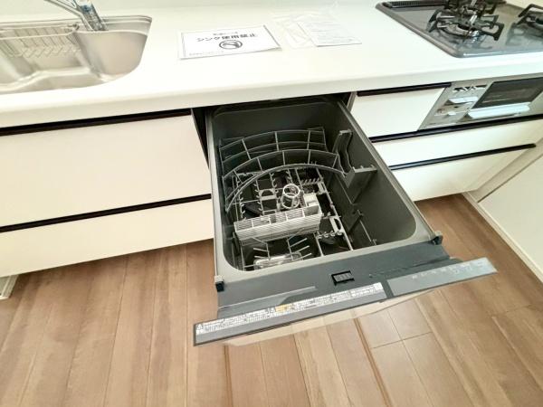 �_�ސ쌧���l�s�˒ˋ�O�c���̐V�z��ˌ��ẴL�b�`��