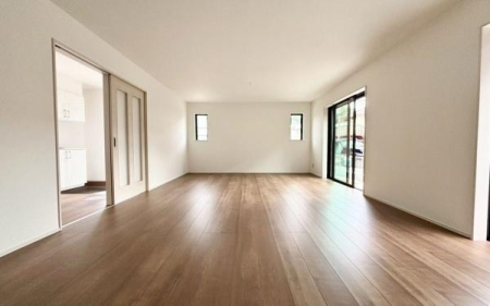 �_�ސ쌧���l�s�˒ˋ�O�c���̐V�z��ˌ��Ẵ��r���O