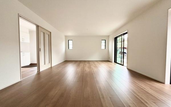 �_�ސ쌧���l�s�˒ˋ�O�c���̐V�z��ˌ��Ẵ��r���O