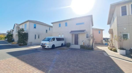 �_�ސ쌧���l�s��q�搙�c9���ڂ̒��È�ˌ��Ă̑O�ʓ��H�܂ތ��n�ʐ^