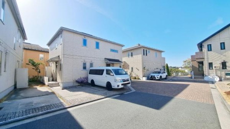 �_�ސ쌧���l�s��q�搙�c9���ڂ̒��È�ˌ��Ă̑O�ʓ��H�܂ތ��n�ʐ^