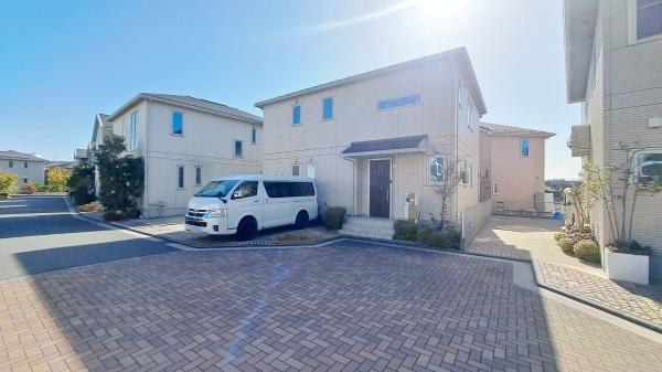 �_�ސ쌧���l�s��q�搙�c9���ڂ̒��È�ˌ��Ă̑O�ʓ��H�܂ތ��n�ʐ^