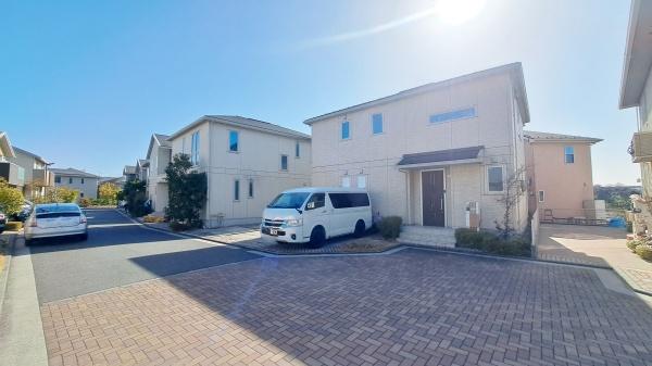 �_�ސ쌧���l�s��q�搙�c9���ڂ̒��È�ˌ��Ă̑O�ʓ��H�܂ތ��n�ʐ^