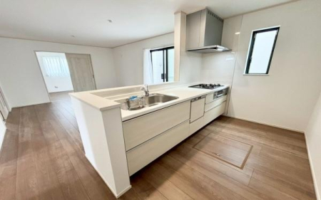 �_�ސ쌧���l�s���a�򒬂̐V�z��ˌ��ẴL�b�`��