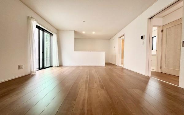 �_�ސ쌧���l�s���a�򒬂̐V�z��ˌ��Ẵ��r���O