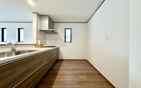 �_�ސ쌧���l�s���a�򒬂̐V�z��ˌ��ẴL�b�`��