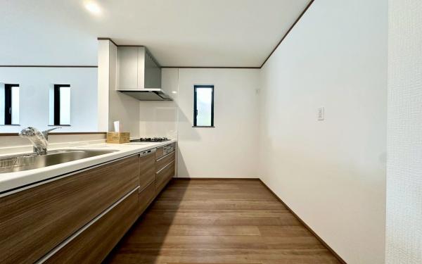 �_�ސ쌧���l�s���a�򒬂̐V�z��ˌ��ẴL�b�`��