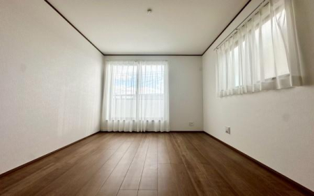 �_�ސ쌧���l�s���a�򒬂̐V�z��ˌ��Ă̎q������