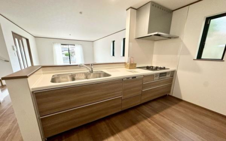 �_�ސ쌧���l�s���a�򒬂̐V�z��ˌ��ẴL�b�`��