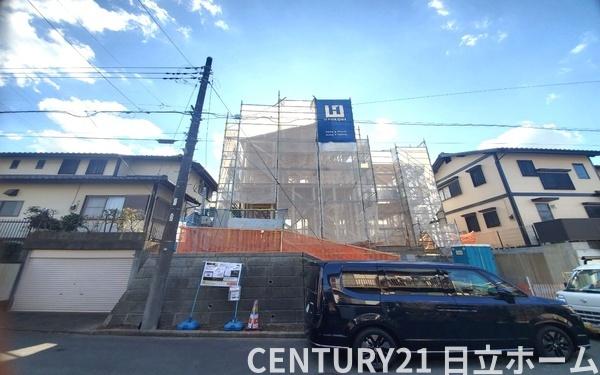 �_�ސ쌧���l�s���攐���̐V�z��ˌ��Ă̑O�ʓ��H�܂ތ��n�ʐ^