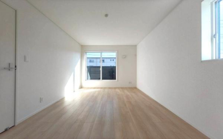 �_�ސ쌧���l�s�΋�O�ے��̐V�z��ˌ��Ă̎q������