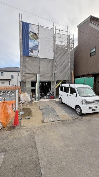 �_�ސ쌧������s�l�|3���ڂ̐V�z��ˌ��Ă̑O�ʓ��H�܂ތ��n�ʐ^