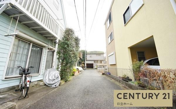 �_�ސ쌧���l�s�ߌ���k����7���ڂ̐V�z��ˌ��Ă̑O�ʓ��H�܂ތ��n�ʐ^