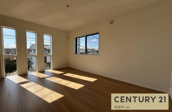 �_�ސ쌧���s�����扤�T����5���ڂ̐V�z��ˌ��Ă̐Q��