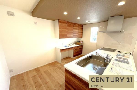 �_�ސ쌧���s�����扤�T����5���ڂ̐V�z��ˌ��ẴL�b�`��