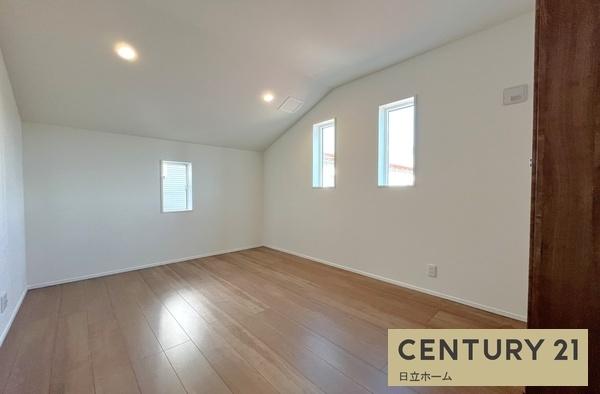 �_�ސ쌧���s�����扤�T����5���ڂ̐V�z��ˌ��Ă̎q������