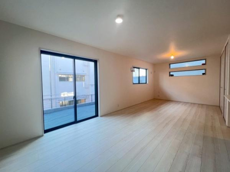 �_�ސ쌧���l�s���撆����1���ڂ̐V�z��ˌ��Ẵ��r���O