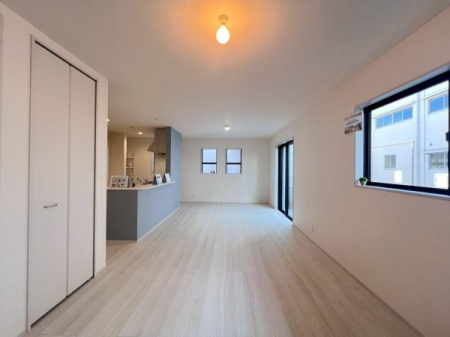 �_�ސ쌧���l�s���撆����1���ڂ̐V�z��ˌ��Ẵ��r���O