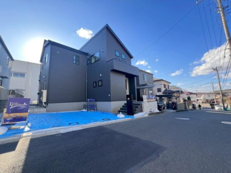 �_�ސ쌧���l�s���撆����1���ڂ̐V�z��ˌ��Ă̑O�ʓ��H�܂ތ��n�ʐ^