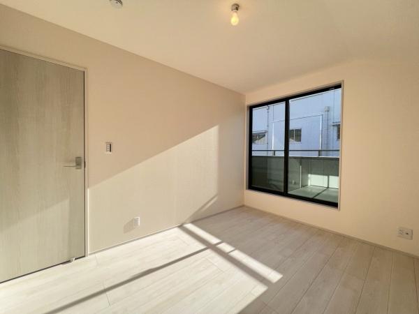 �_�ސ쌧���l�s���撆����1���ڂ̐V�z��ˌ��Ă̐Q��