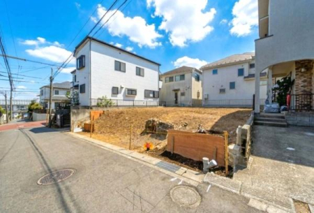 �_�ސ쌧���l�s�`����i�J3���ڂ̐V�z��ˌ��Ă̑O�ʓ��H�܂ތ��n�ʐ^