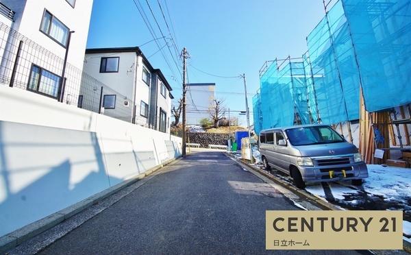 �_�ސ쌧���l�s�˒ˋ敽�˒��̐V�z��ˌ��Ă̑O�ʓ��H�܂ތ��n�ʐ^