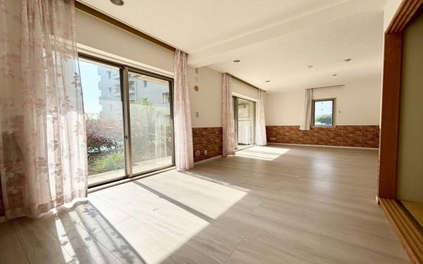 �_�ސ쌧���l�s�����Ē��̒��Ã}���V�����̃��r���O