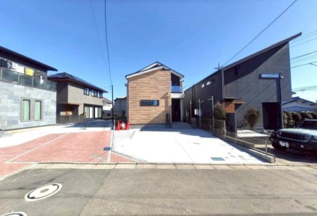 �_�ސ쌧���l�s�s�}�擌�R�c1���ڂ̐V�z��ˌ��Ă̑O�ʓ��H�܂ތ��n�ʐ^