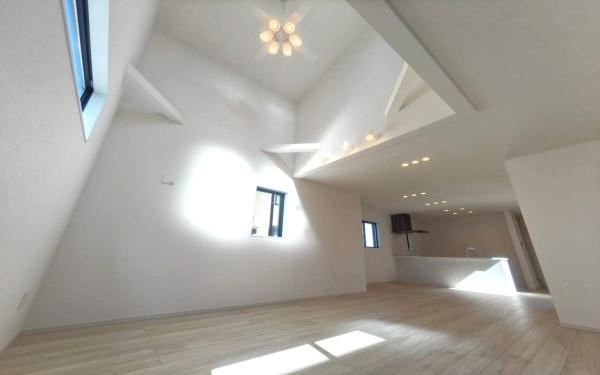 �_�ސ쌧���l�s�s�}�擌�R�c1���ڂ̐V�z��ˌ��Ẵ��r���O