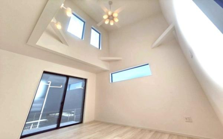 �_�ސ쌧���l�s�s�}�擌�R�c1���ڂ̐V�z��ˌ��Ẵ��r���O