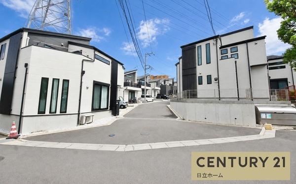 �_�ސ쌧���l�s�˒ˋ����̐V�z��ˌ��Ă̑O�ʓ��H�܂ތ��n�ʐ^