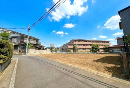 �_�ސ쌧���l�s�`���`��1���ڂ̓y�n�̑O�ʓ��H�܂ތ��n�ʐ^