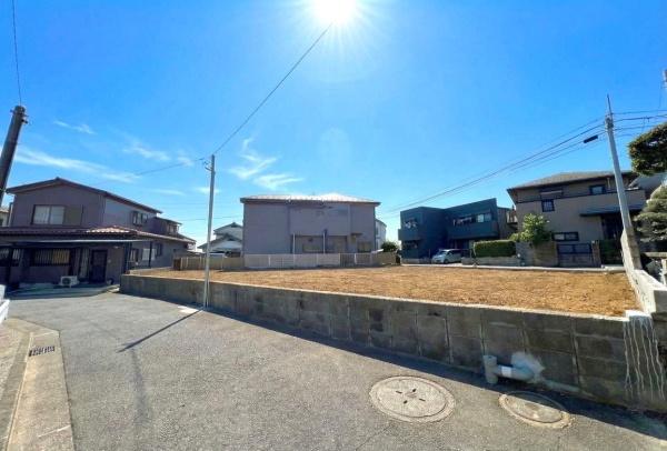 �_�ސ쌧���l�s�`���`��1���ڂ̓y�n�̑O�ʓ��H�܂ތ��n�ʐ^