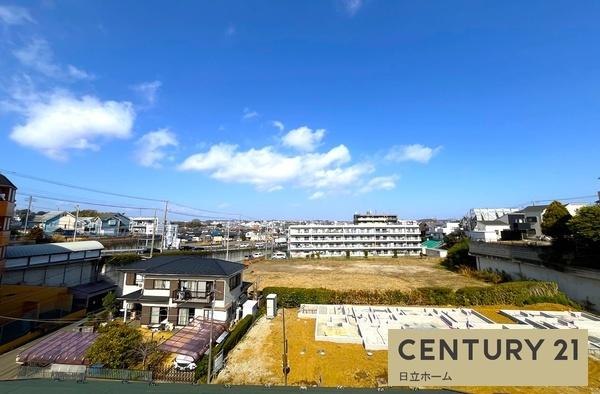 �_�ސ쌧���l�s�΋掛�R���̐V�z��ˌ��Ă̏Z�˂���̒��]�ʐ^