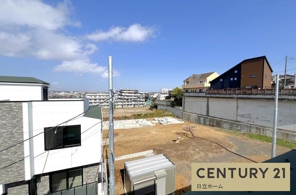 �_�ސ쌧���l�s�΋掛�R���̐V�z��ˌ��Ă̏Z�˂���̒��]�ʐ^