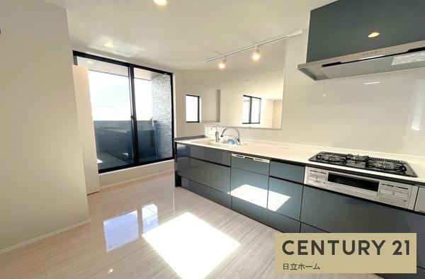 �_�ސ쌧���l�s�΋掛�R���̐V�z��ˌ��ẴL�b�`��