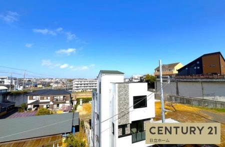 �_�ސ쌧���l�s�΋掛�R���̐V�z��ˌ��Ă̏Z�˂���̒��]�ʐ^