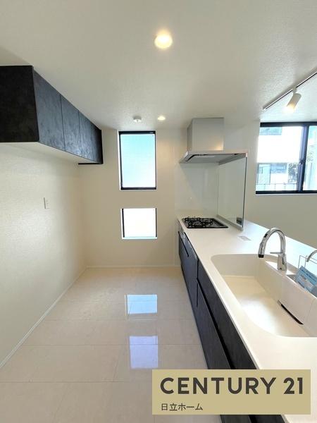 �_�ސ쌧���l�s�΋掛�R���̐V�z��ˌ��ẴL�b�`��