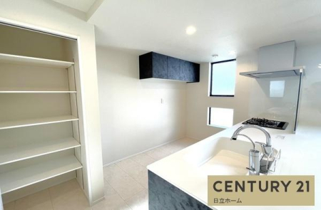 �_�ސ쌧���l�s�΋掛�R���̐V�z��ˌ��ẴL�b�`��