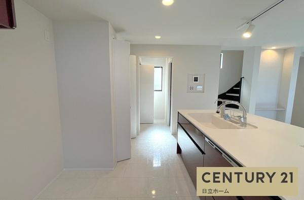 �_�ސ쌧���l�s�΋掛�R���̐V�z��ˌ��ẴL�b�`��