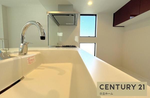 �_�ސ쌧���l�s�΋掛�R���̐V�z��ˌ��ẴL�b�`��